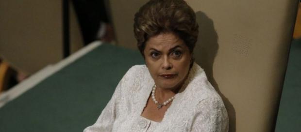 Dilma só possui 150 deputados fiéis a ela Dilma só possui 150 deputados fiéis a ela