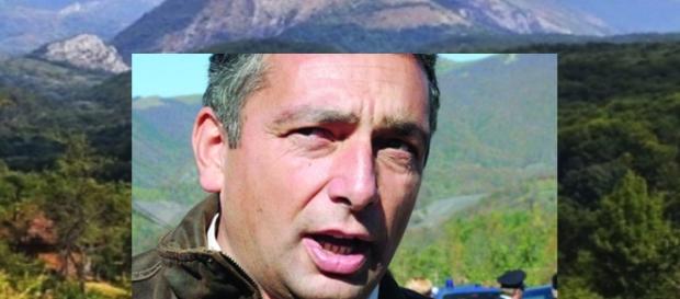 Emil Părău, românul care şi-a cumpărat satul natal Emil Părău, românul care şi-a cumpărat satul natal