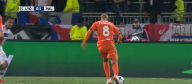 Feghouli, antes de golpear el balón del 0-1 Feghouli, antes de golpear el balón del 0-1