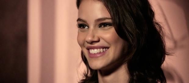 Laura Neiva é Isabela em 'Não Se Apega Não' Laura Neiva é Isabela em 'Não Se Apega Não'