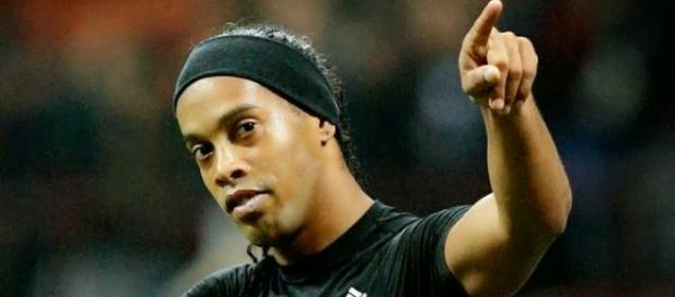 R10 tem seu futuro no futebol indefinido R10 tem seu futuro no futebol indefinido