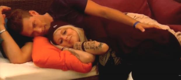 Sharon und Kevin wollen es versuchen. Sharon und Kevin wollen es versuchen.