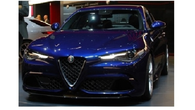 Alfa Romeo Giulia: giallo prezzi