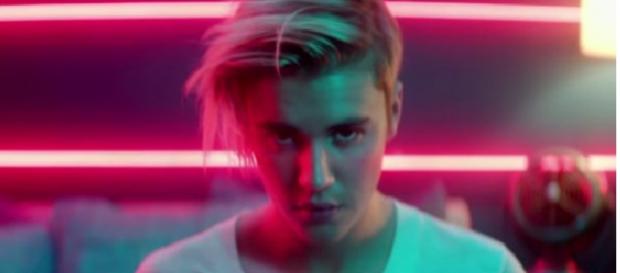 Justin Bieber não esqueceu Selena Gomez. Justin Bieber não esqueceu Selena Gomez.