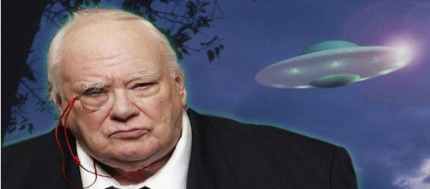 Lo scettico astronomo Patrick Moore Lo scettico astronomo Patrick Moore