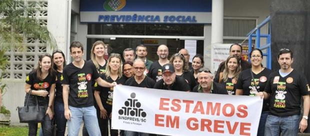 Médicos peritos do INSS entram em greve Médicos peritos do INSS entram em greve