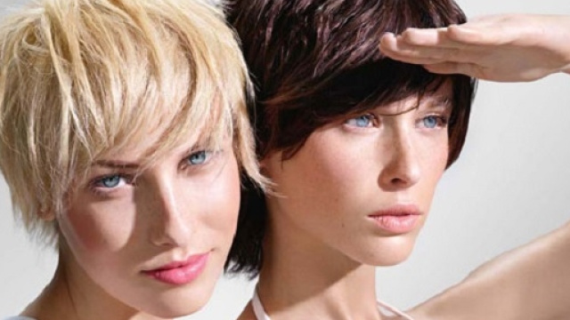 Baby blonde e pixie cool a confronto