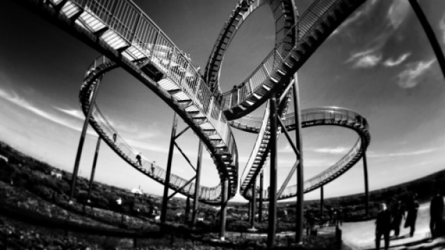 ombre cinesi sul lunapark della crisi