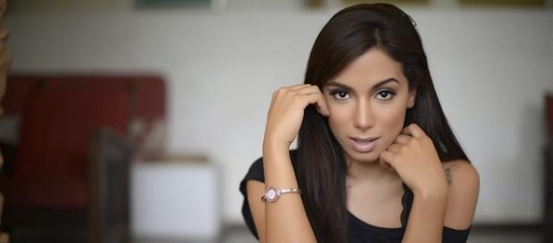 Anitta está na mira de Aguinaldo Silva Anitta está na mira de Aguinaldo Silva