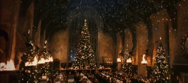 Jantar natalino no grande salão de Hogwarts Jantar natalino no grande salão de Hogwarts