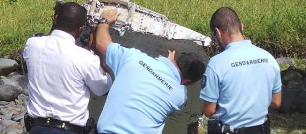 Restos del avión hallados en la isla francesa Restos del avión hallados en la isla francesa