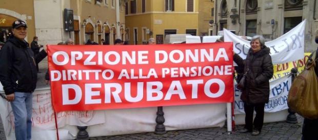 Una manifestazione del Comitato opzione donna Una manifestazione del Comitato opzione donna