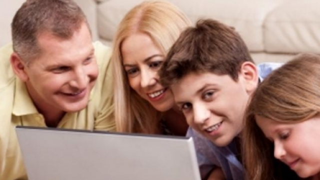 Tecnologia, quando ad abusarne sono i genitori