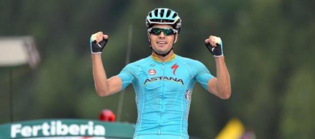 Mikel Landa celebrates victory on Stage 11 Mikel Landa celebrates victory on Stage 11