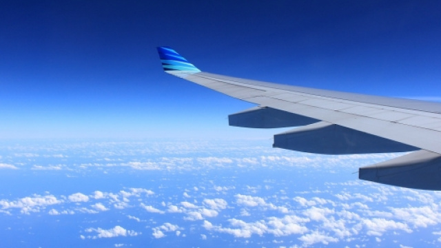 Dal propulsore centrale usciva una scia bianca!