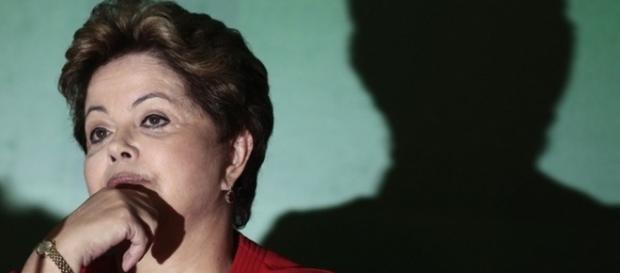 Dilma é ameaçada de morte por não querer renunciar Dilma é ameaçada de morte por não querer renunciar