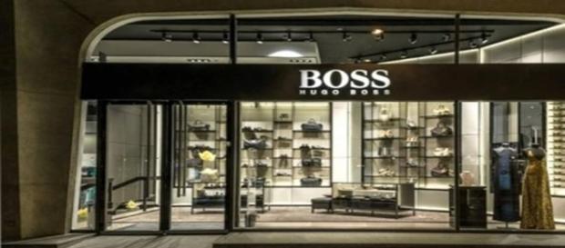 Un negozio della griffe Hugo Boss Un negozio della griffe Hugo Boss