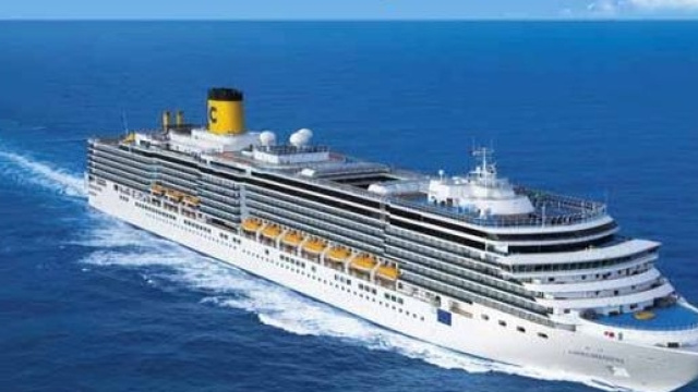 e' giallo sulla caduta da una nave da crociera