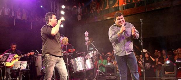 Dupla sertaneja é presa por cantar funk Dupla sertaneja é presa por cantar funk