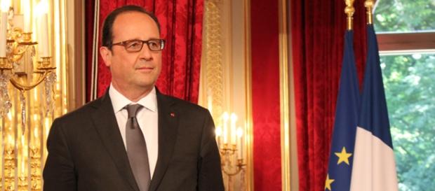 Presidente da França vai atacar o EI. Presidente da França vai atacar o EI.