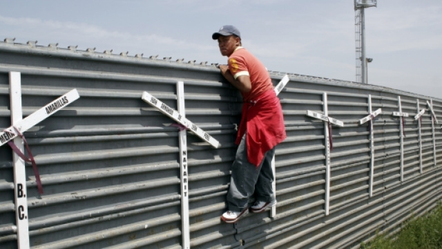 Il Papa: tutte le parrocchie accolgano i migranti