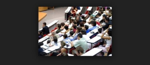 Studenti in aula universitaria