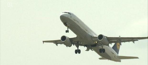 Lufthansa hebt bis Mittwoch nicht mehr ab! Lufthansa hebt bis Mittwoch nicht mehr ab!