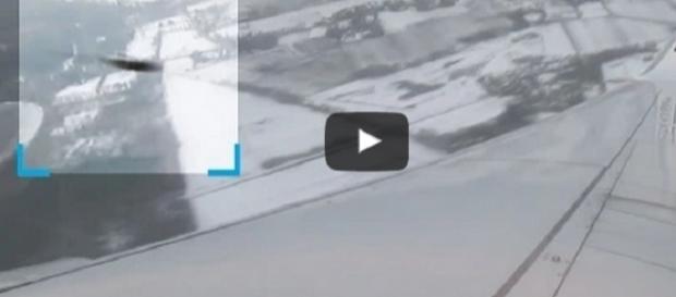 UFO in volo? (Lions Ground/YouTube) UFO in volo? (Lions Ground/YouTube)