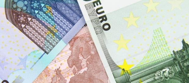 Wspólna waluta priorytetem Komisji Europejskiej. Wspólna waluta priorytetem Komisji Europejskiej.