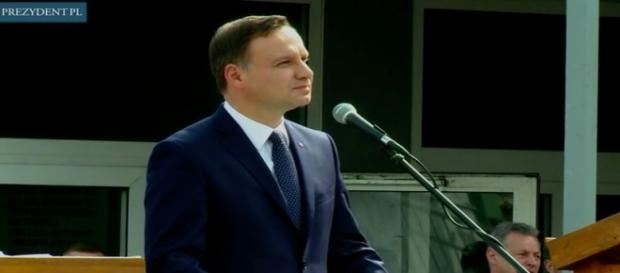 Prezydent w czasie przemówienia w Szczecinie Prezydent w czasie przemówienia w Szczecinie