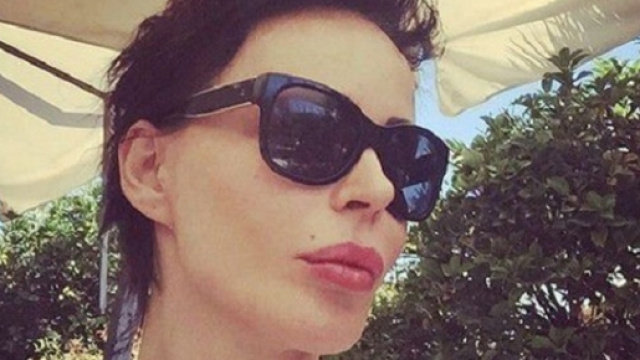 Nina Moric con un taglio cortissimo