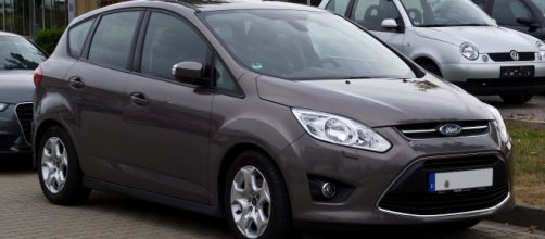 Nasce la nuova Ford C-MAX grigio topo