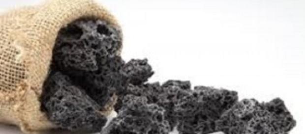 Dolce dell'Epifania, il carbone di zucchero. Dolce dell'Epifania, il carbone di zucchero.
