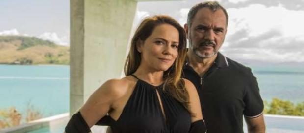 Lili demite o marido por ele defender Jonatas Lili demite o marido por ele defender Jonatas