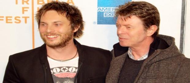 Dúncan e David Bowie, filho e pai respectivamente Dúncan e David Bowie, filho e pai respectivamente