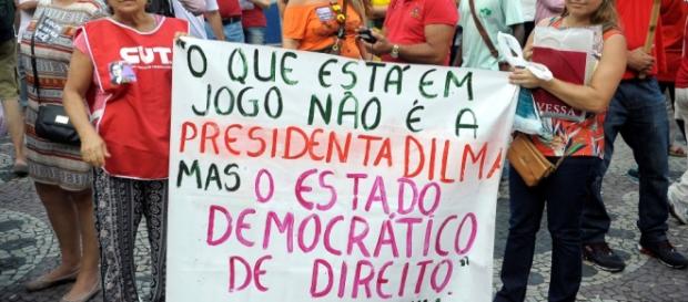 Qual a democracia que o povo quer? Qual a democracia que o povo quer?