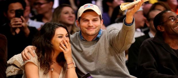 Revista revela suposta traição de Ashton Kutcher Revista revela suposta traição de Ashton Kutcher