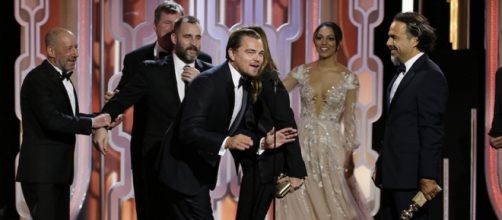 Leonardo Di Caprio insieme a cast e regista