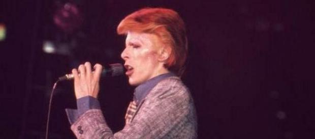 A murit legendarul star rock David Bowie A murit legendarul star rock David Bowie