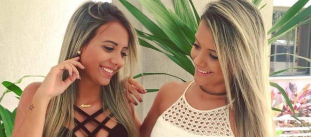 Amanda (esq.) e Andressa (dir.) gêmeas do BBB15 Amanda (esq.) e Andressa (dir.) gêmeas do BBB15