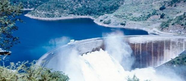 Kariba Dam Wall, Zimbabwe. Image by Frank Flowers Kariba Dam Wall, Zimbabwe. Image by Frank Flowers