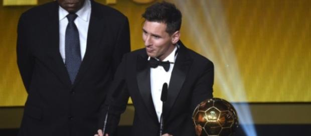 Messi fica com o 'Bola de Ouro' mais uma vez Messi fica com o 'Bola de Ouro' mais uma vez