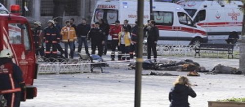 Strage a Istanbul. Esplode kamikaze