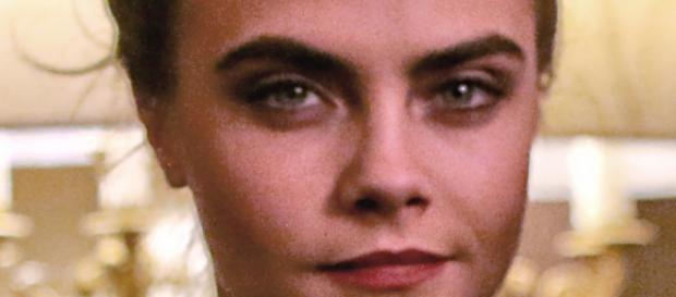 Cara Delevingne en la Red Carpet de Paper Towns Cara Delevingne en la Red Carpet de Paper Towns