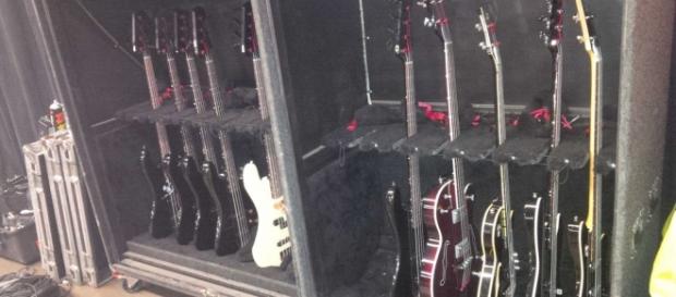 Duff difundió fotos de sus instrumentos en Twitter Duff difundió fotos de sus instrumentos en Twitter