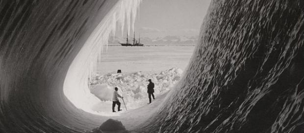 Grotto in an iceberg. Wikimedia CC Grotto in an iceberg. Wikimedia CC