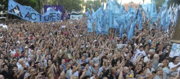 Multitudinario apoyo a Víctor Hugo Morales Multitudinario apoyo a Víctor Hugo Morales