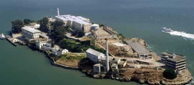 Vista aérea de la isla de Alcatraz. Vista aérea de la isla de Alcatraz.