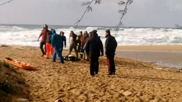 Il recupero del corpo sul litorale di Castellabate