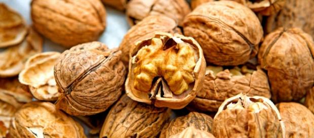Comer nueces disminuye el colesterol Comer nueces disminuye el colesterol